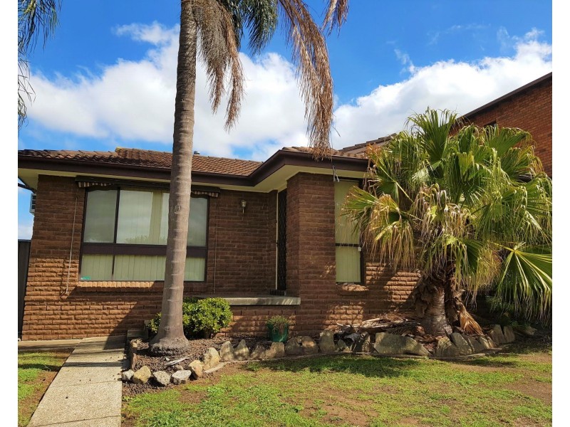 6 Ballina Place, Bossley Park NSW 2176