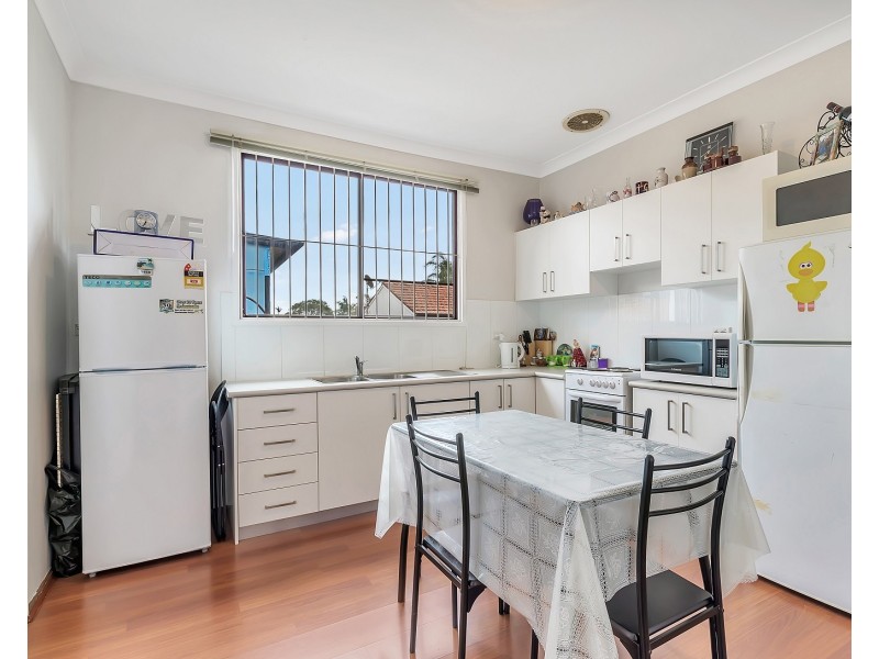 2/3 Jane Street, Smithfield NSW 2164