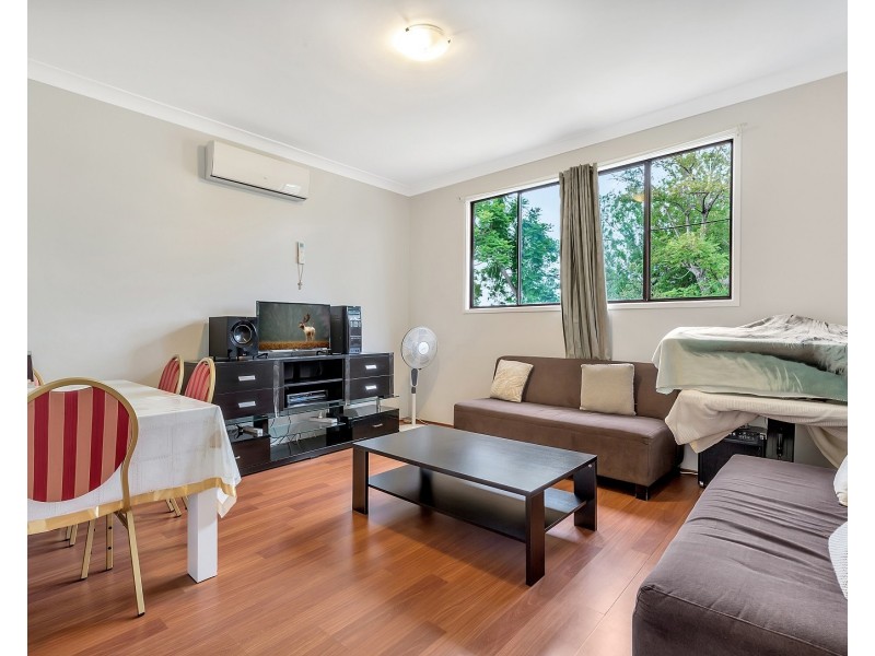 2/3 Jane Street, Smithfield NSW 2164