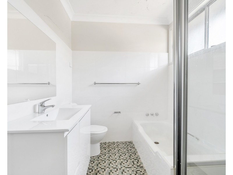 21 Brentwood Street, Fairfield West NSW 2165