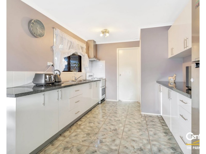 34 Pleasant Street, Bossley Park NSW 2176