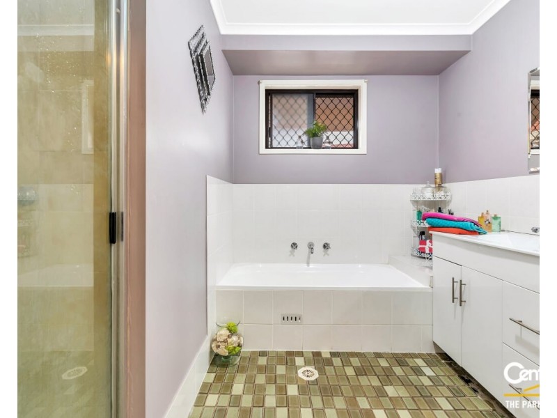 34 Pleasant Street, Bossley Park NSW 2176