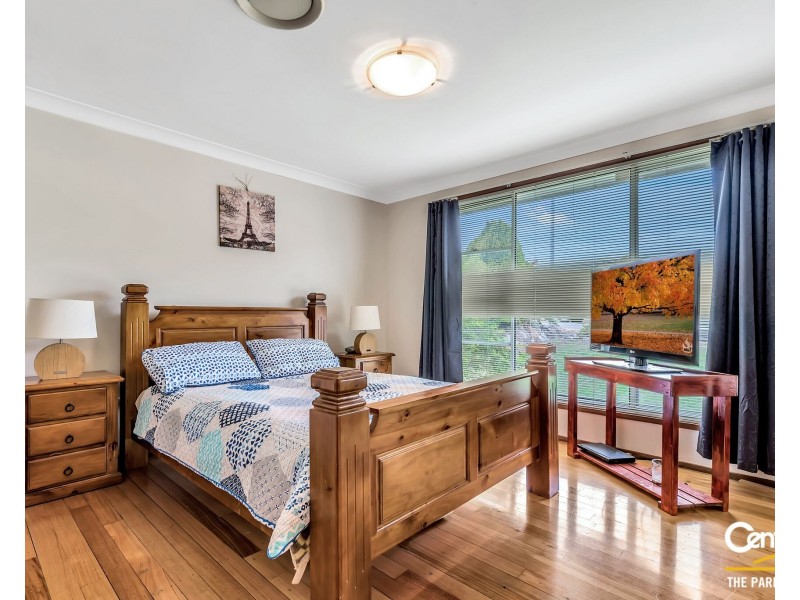 8 Mersey Close, Bossley Park NSW 2176