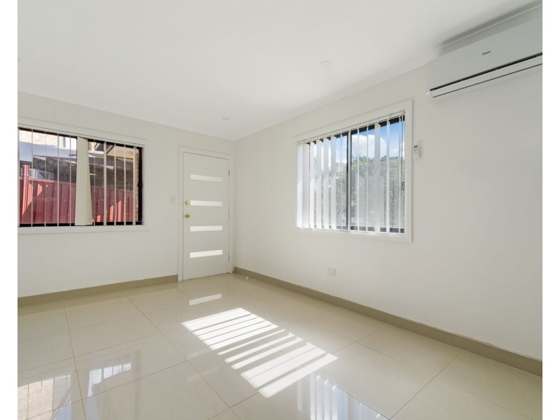 4a Ferraro Close, Edensor Park NSW 2176