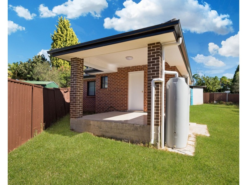 4a Ferraro Close, Edensor Park NSW 2176