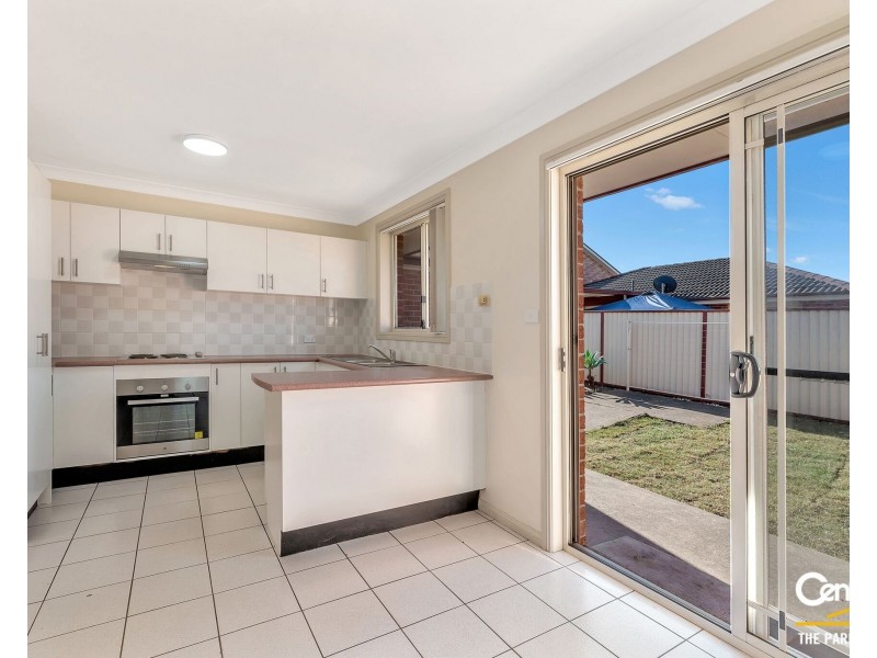 8/10-12 Peacock Close, Green Valley NSW 2168