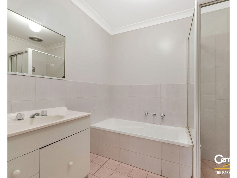 8/10-12 Peacock Close, Green Valley NSW 2168