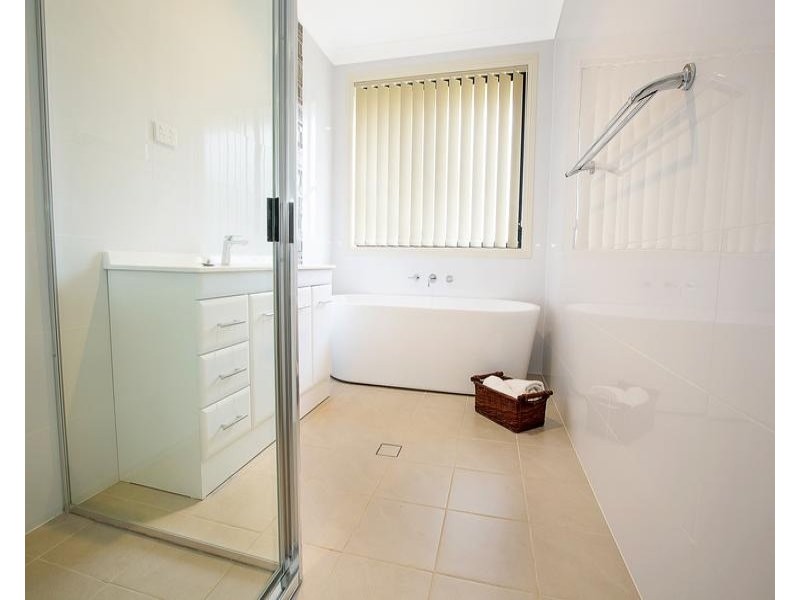 99 Mciver Avenue, Middleton Grange NSW 2171