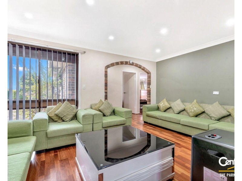 2 Glen Logan Road, Bossley Park NSW 2176