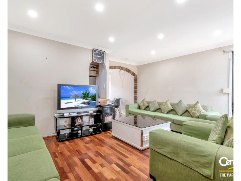 2 Glen Logan Road, Bossley Park NSW 2176