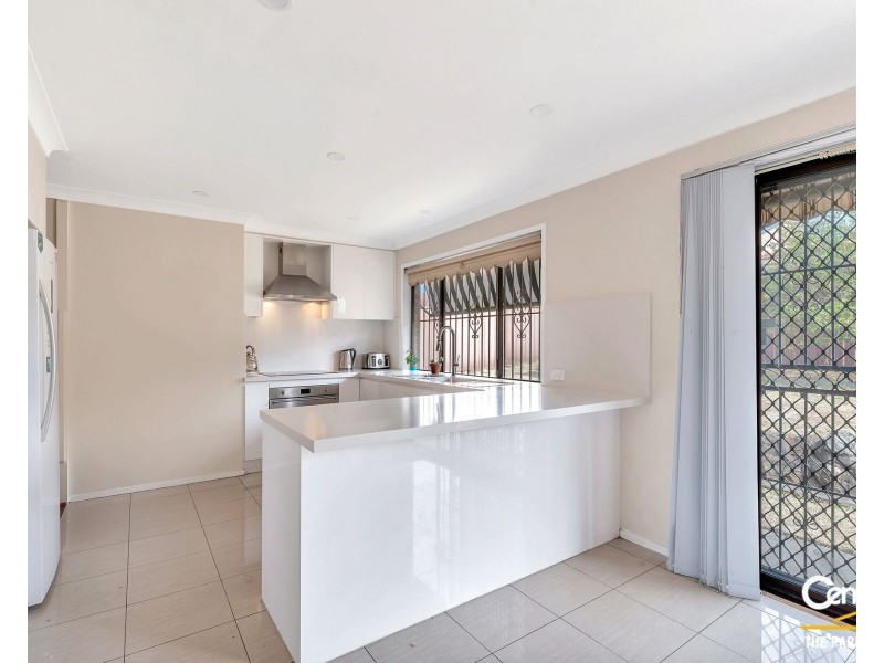 2 Glen Logan Road, Bossley Park NSW 2176