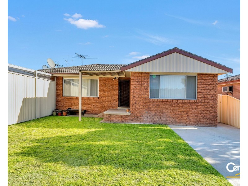 6 Comberford Close, Prairiewood NSW 2176
