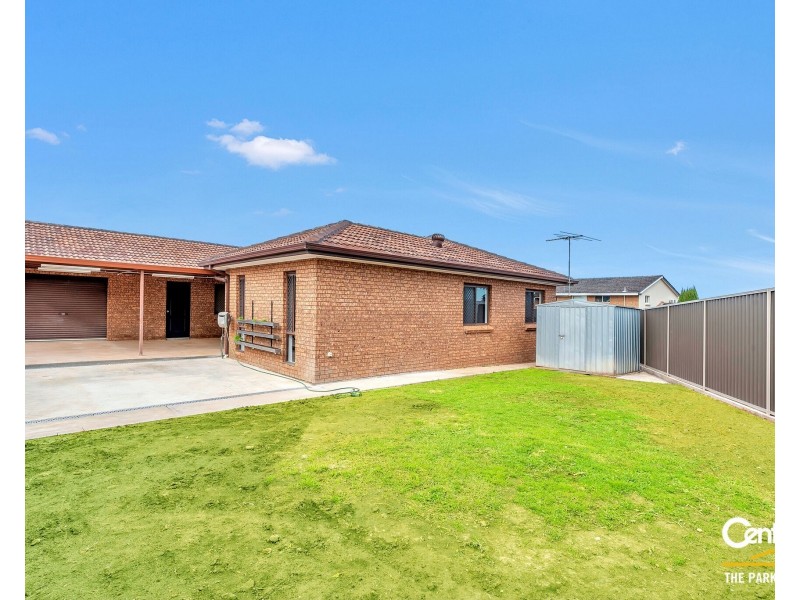 3 Topaz Place, Bossley Park NSW 2176