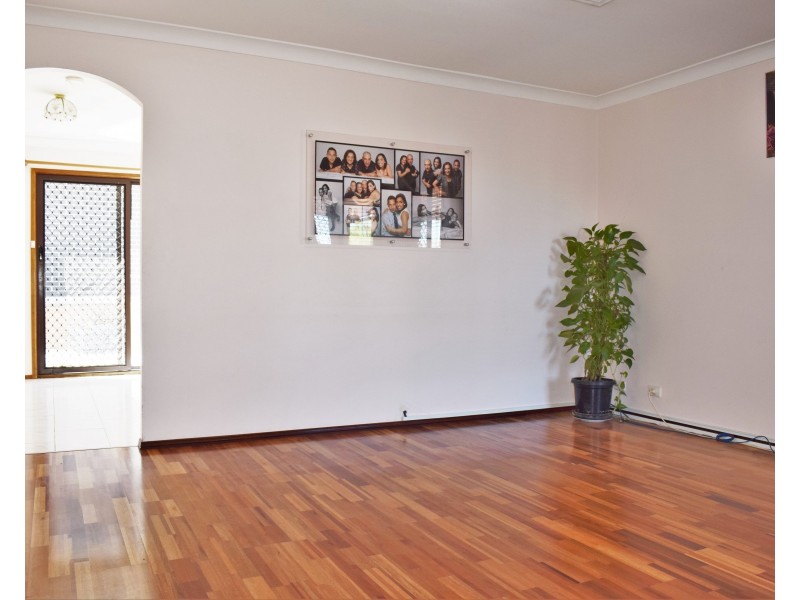 33 Dransfield Road, Edensor Park NSW 2176