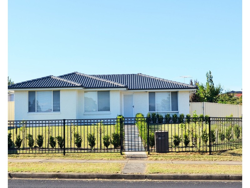 23 Dransfield Road, Edensor Park NSW 2176
