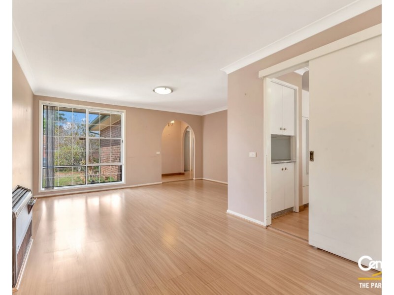 5 Dalpra Crescent, Bossley Park NSW 2176