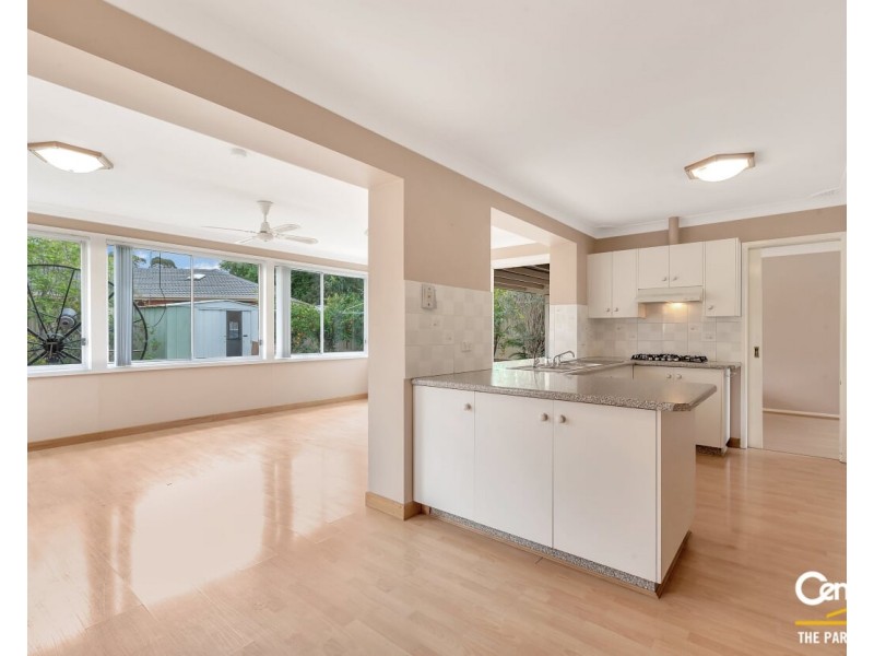 5 Dalpra Crescent, Bossley Park NSW 2176