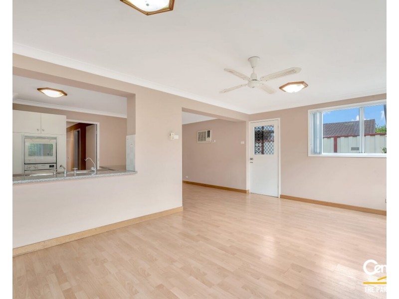 5 Dalpra Crescent, Bossley Park NSW 2176