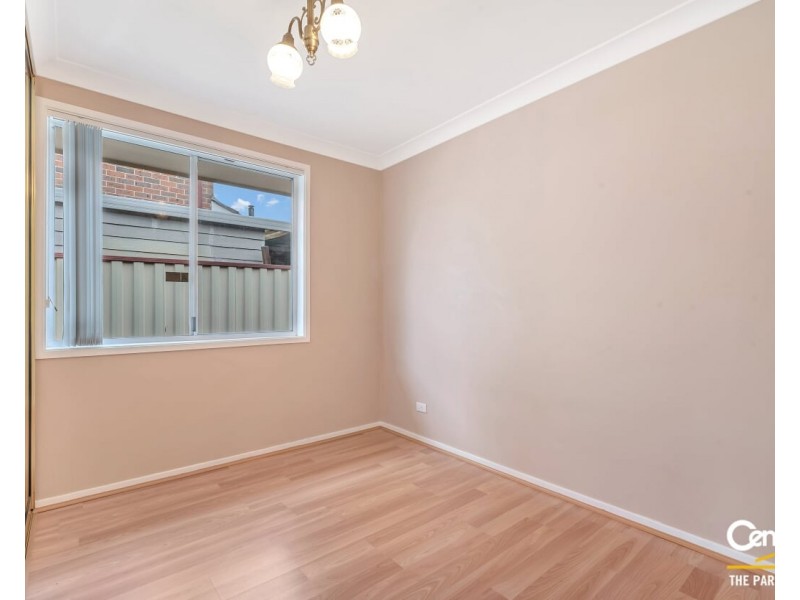 5 Dalpra Crescent, Bossley Park NSW 2176