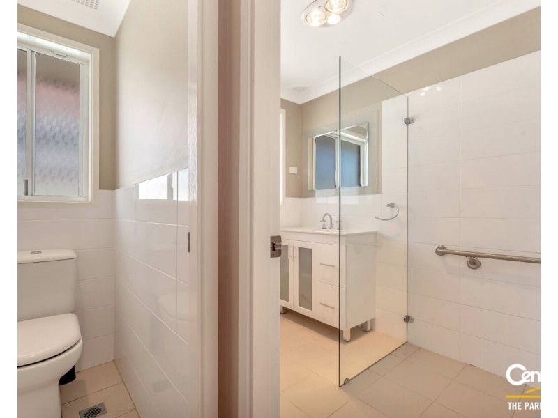 5 Dalpra Crescent, Bossley Park NSW 2176