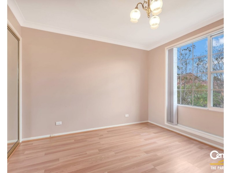 5 Dalpra Crescent, Bossley Park NSW 2176