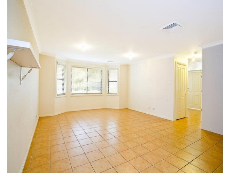 1 Ferraro Crescent, West Hoxton NSW 2171