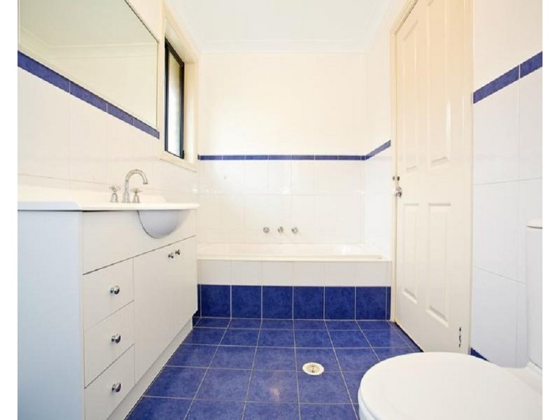 1 Ferraro Crescent, West Hoxton NSW 2171
