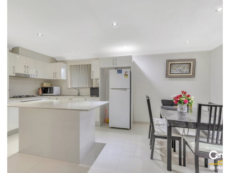 10a Lachlan Street, Bossley Park NSW 2176