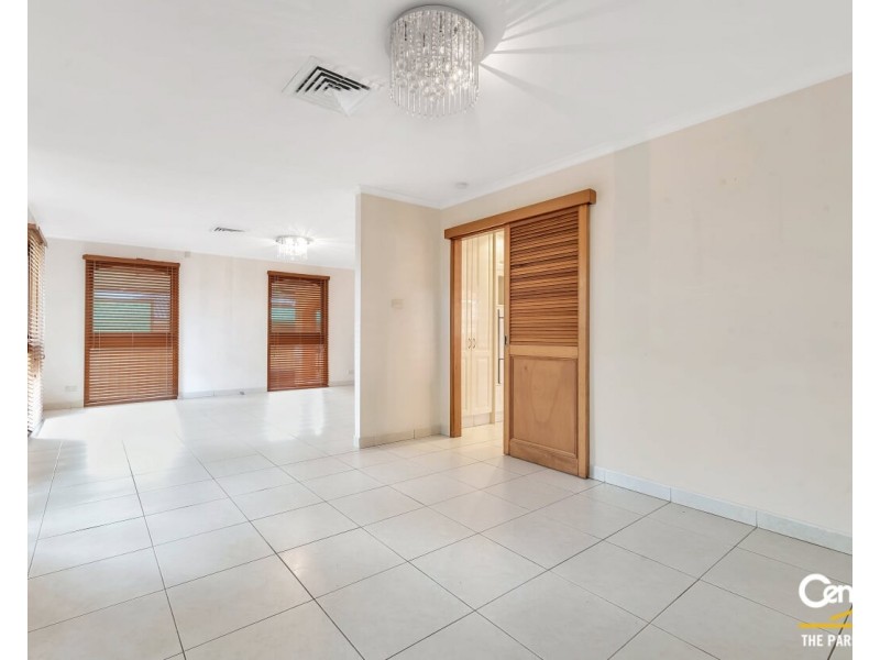 27 Bettong Crescent, Bossley Park NSW 2176