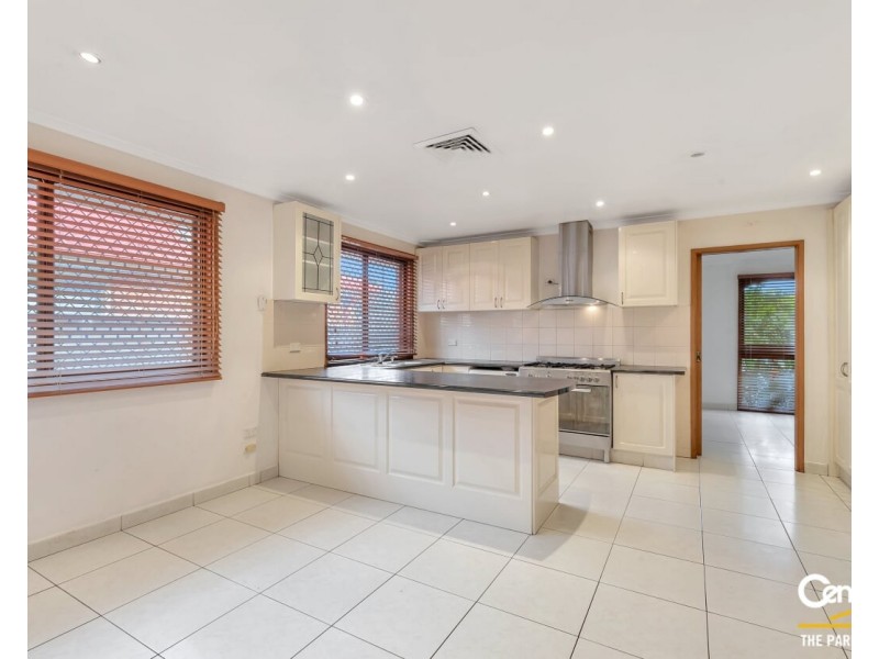 27 Bettong Crescent, Bossley Park NSW 2176