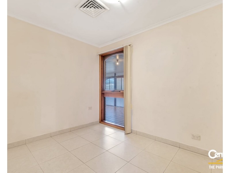 27 Bettong Crescent, Bossley Park NSW 2176