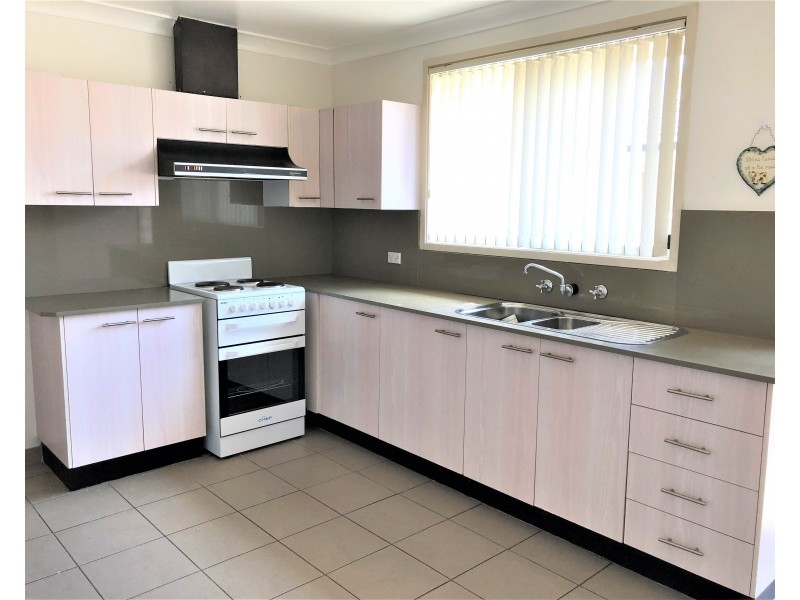 2 Dashmere Street, Bossley Park NSW 2176