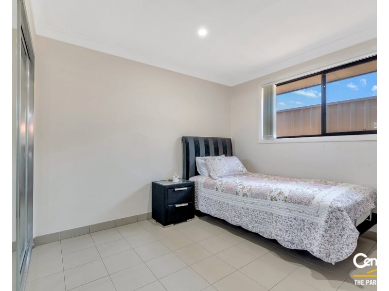 5a Brahma Close, Bossley Park NSW 2176