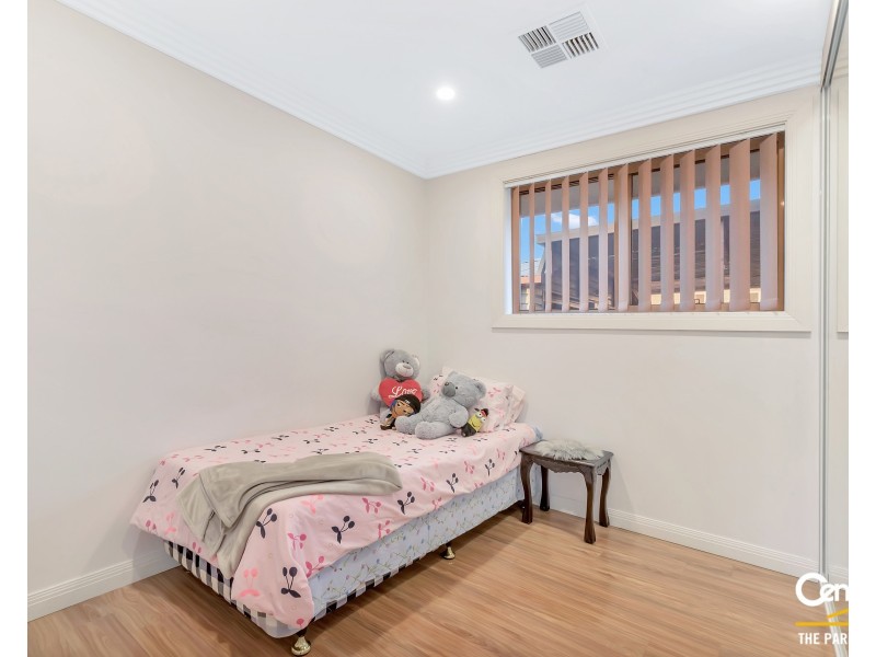 21 Greenfield Road, Greenfield Park NSW 2176