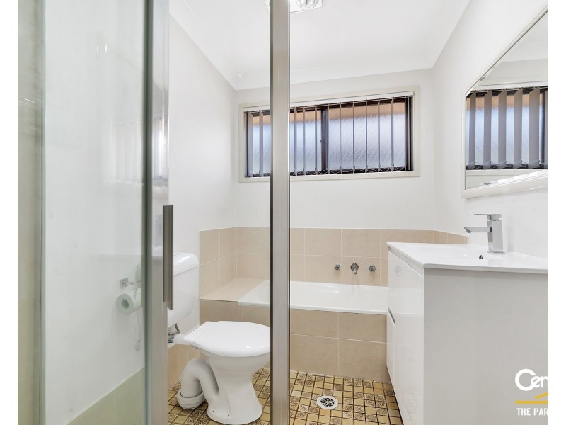 68 Kingfisher Avenue, Bossley Park NSW 2176