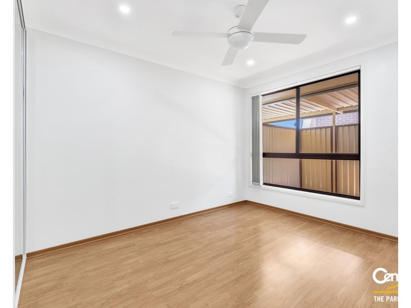 68 Kingfisher Avenue, Bossley Park NSW 2176