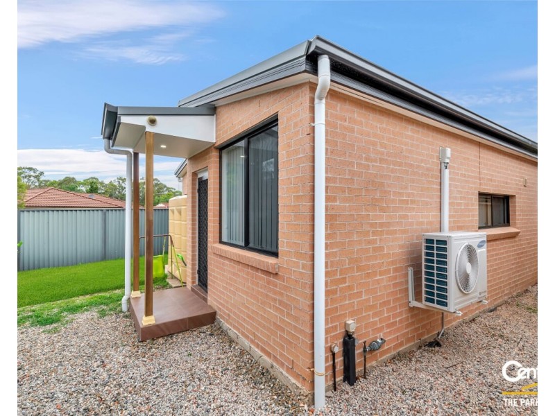 65a Hamlet Crescent, Rosemeadow NSW 2560