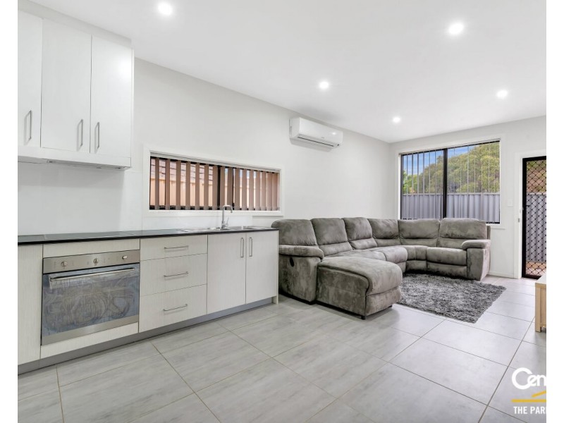 65a Hamlet Crescent, Rosemeadow NSW 2560