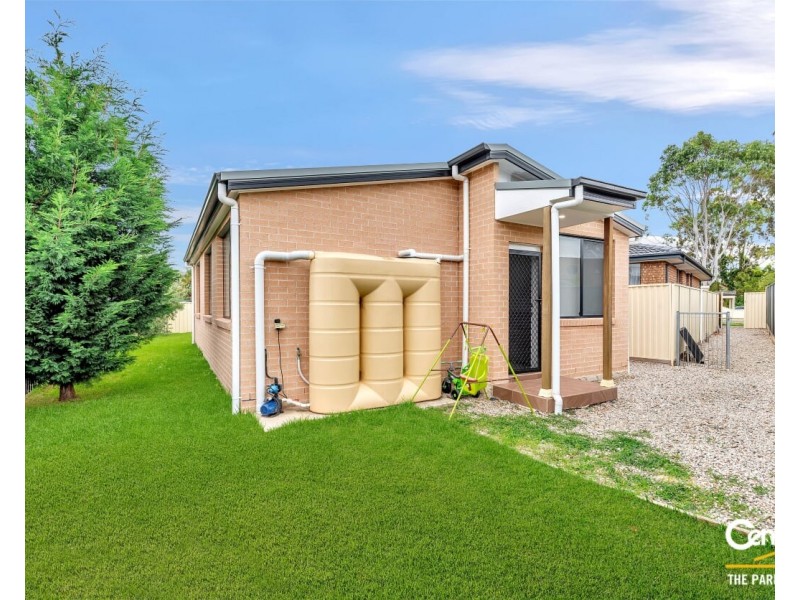 65a Hamlet Crescent, Rosemeadow NSW 2560