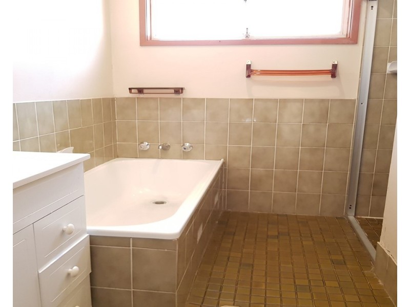 51 Brisbane Road, St Johns Park NSW 2176