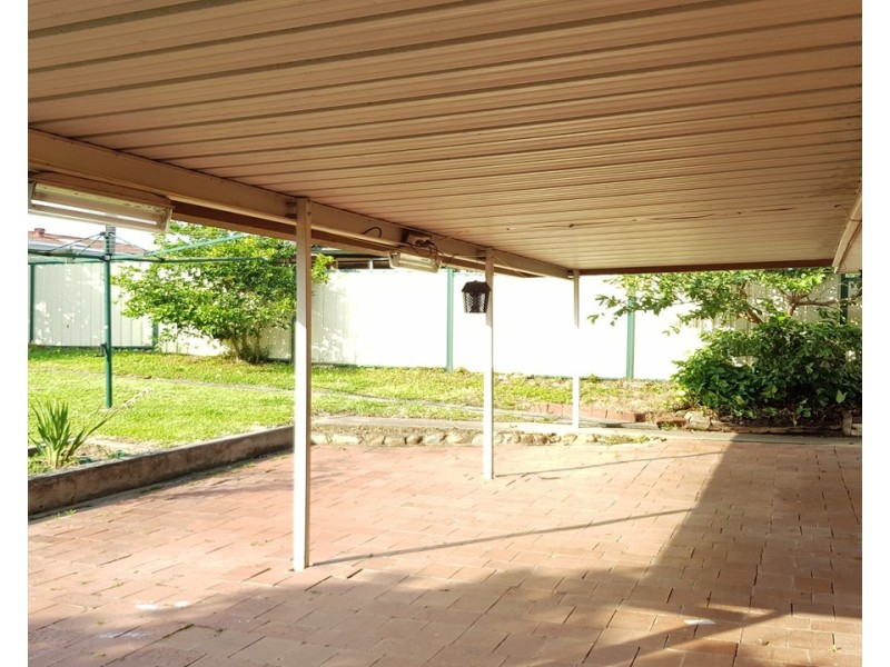 51 Brisbane Road, St Johns Park NSW 2176