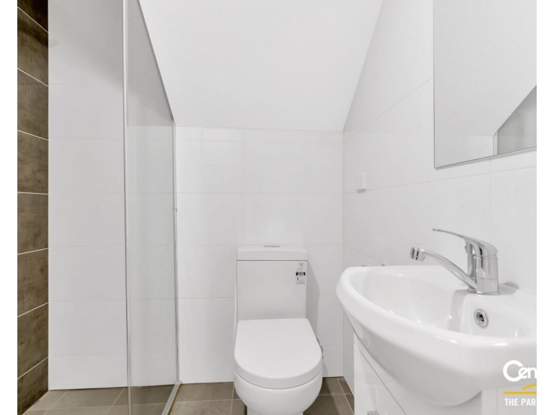 435/17-26 The Crescent, Fairfield NSW 2165