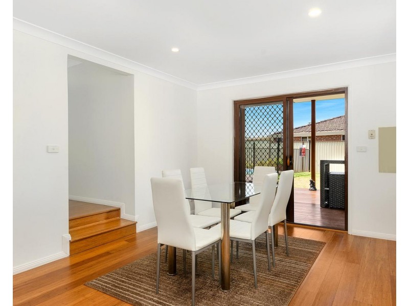 9  Seymour Place, Bossley Park NSW 2176