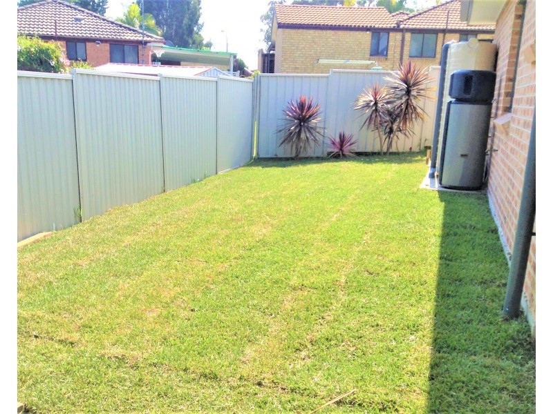 2a  Amiens Close, Bossley Park NSW 2176