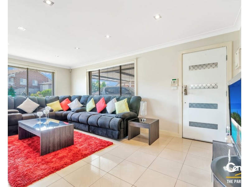 5 Eagle Place, St Johns Park NSW 2176