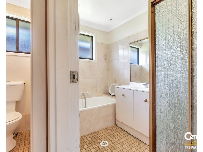 5 Eagle Place, St Johns Park NSW 2176