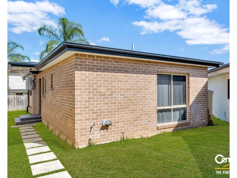 5a Eagle Place, St Johns Park NSW 2176