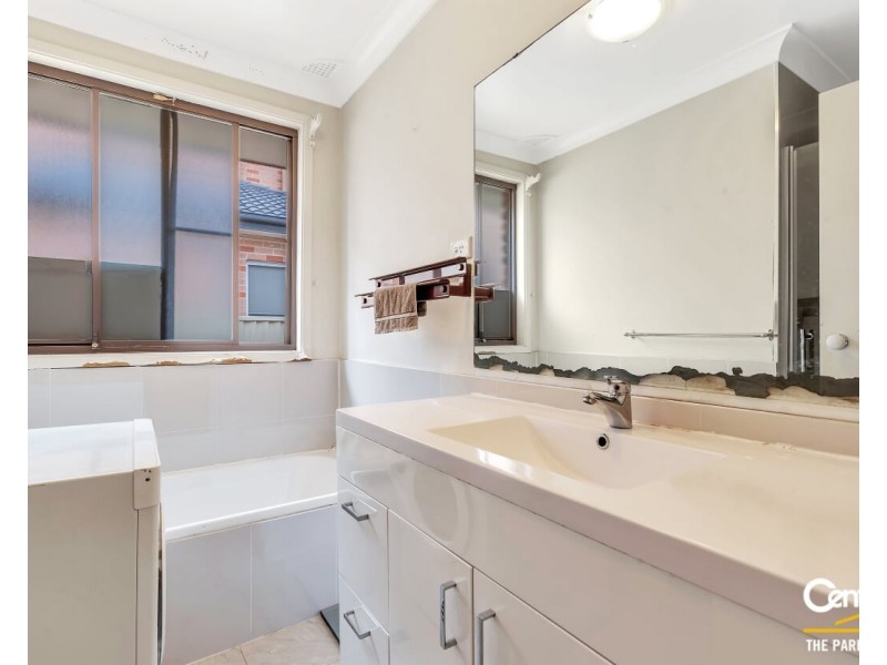 32 Quarry Road, Bossley Park NSW 2176