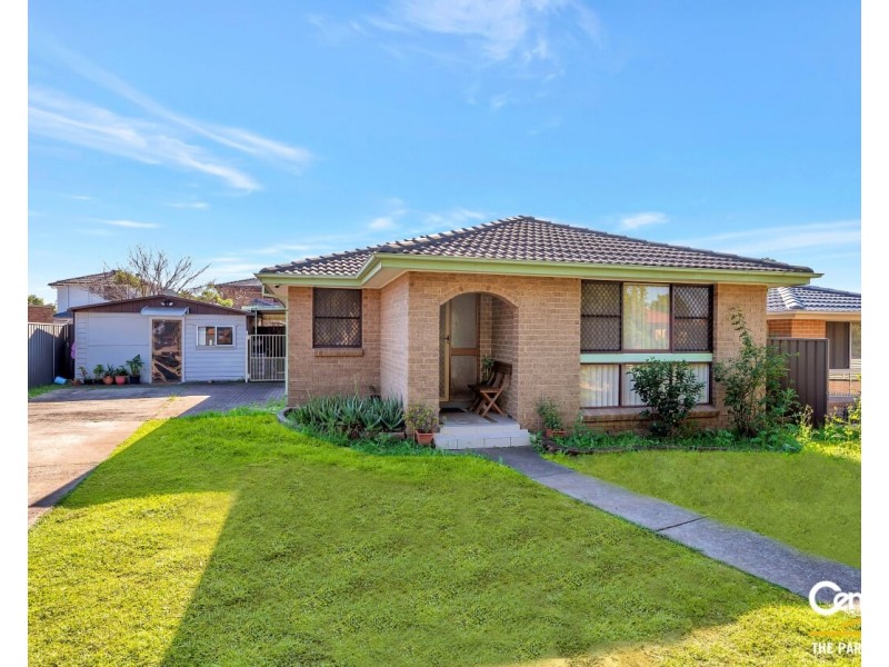 19 Pleasant Street, Bossley Park NSW 2176