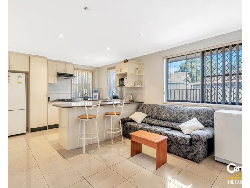 19 Pleasant Street, Bossley Park NSW 2176